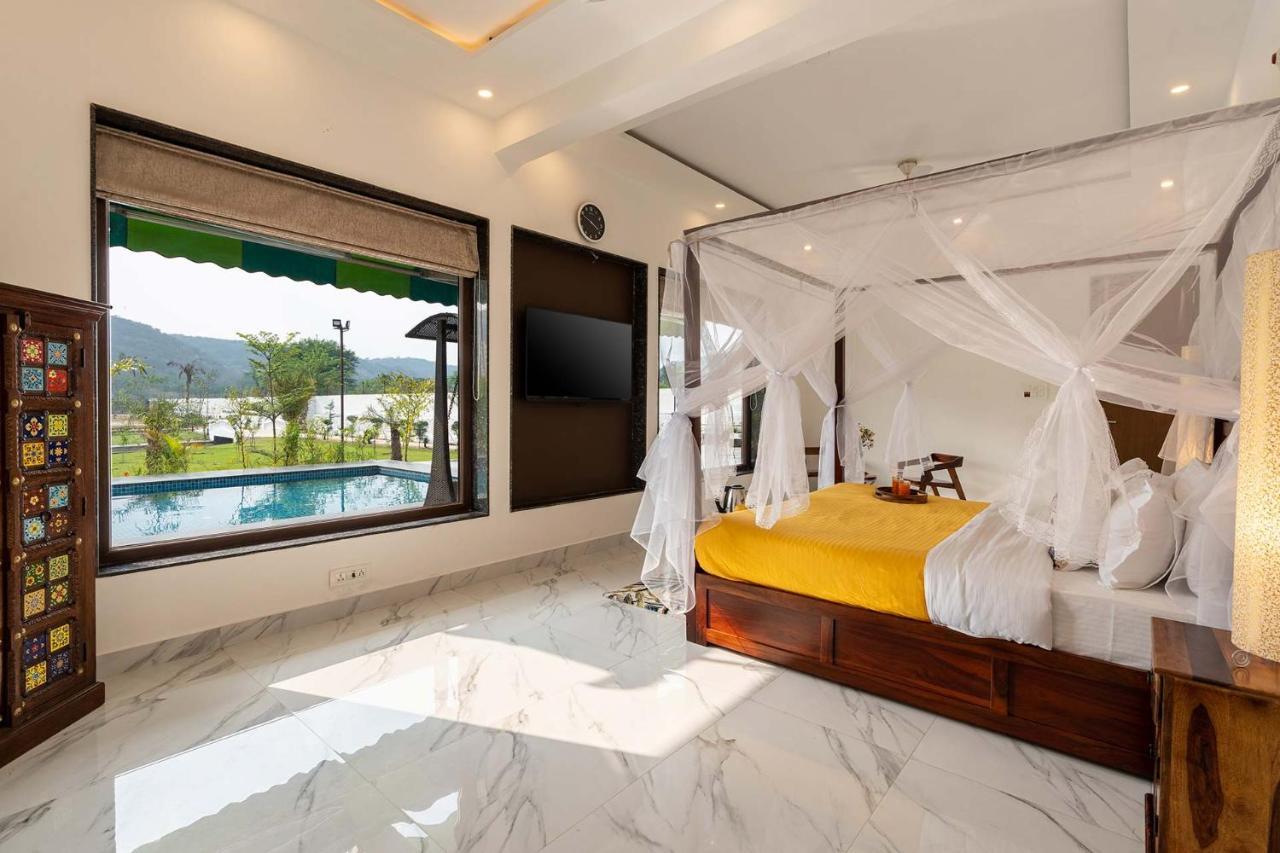Brookvale Manor By Stayvista - Private Pool Haven With Endless Views & Indoor Fun Sohna Exterior foto