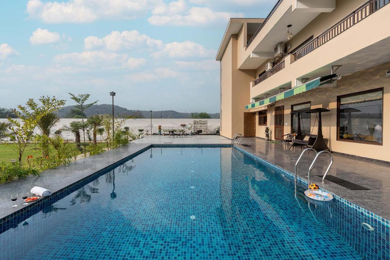 Brookvale Manor By Stayvista - Private Pool Haven With Endless Views & Indoor Fun Sohna Exterior foto